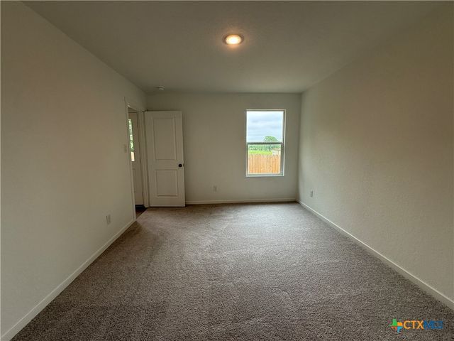 130 Pastar Falls, Seguin, TX 78155