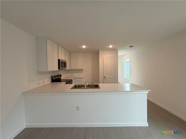 130 Pastar Falls, Seguin, TX 78155