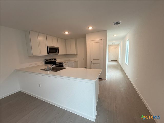 130 Pastar Falls, Seguin, TX 78155