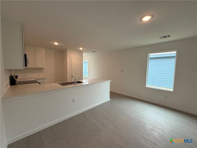 130 Pastar Falls, Seguin, TX 78155