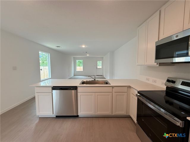 130 Pastar Falls, Seguin, TX 78155