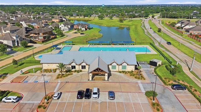 417 Westwood Drive, League City, TX 77573