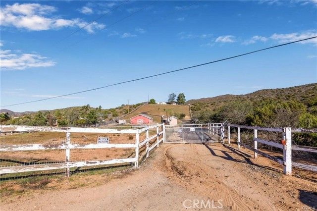 6401 Hubbard, Acton, CA 93510