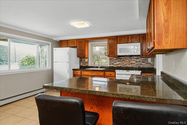 14 Hemlock Hill, Greenwood Lake, NY 10925