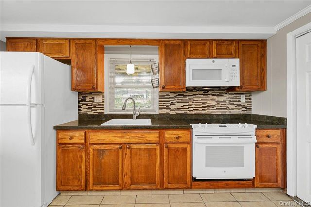 14 Hemlock Hill, Greenwood Lake, NY 10925