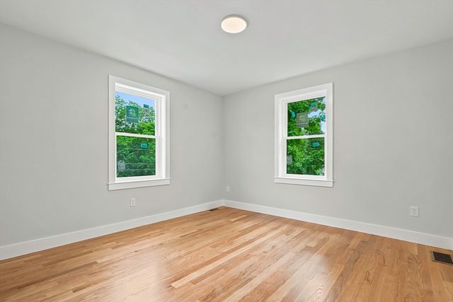 4 Mayhew St 1, Framingham, MA 01702