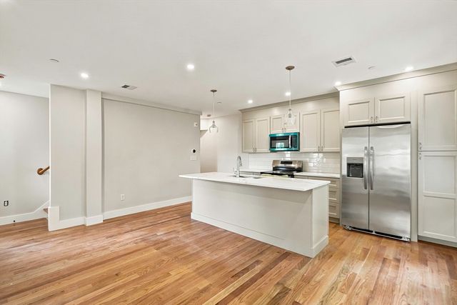 4 Mayhew St 1, Framingham, MA 01702