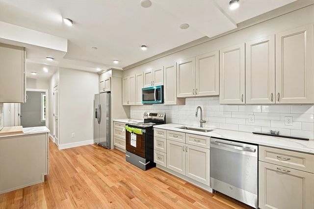 4 Mayhew St 1, Framingham, MA 01702