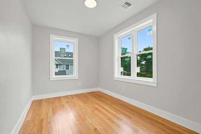 4 Mayhew St 1, Framingham, MA 01702