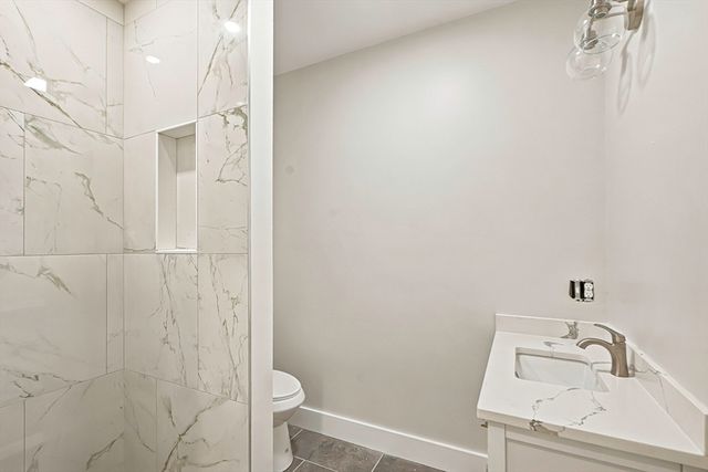 4 Mayhew St 1, Framingham, MA 01702