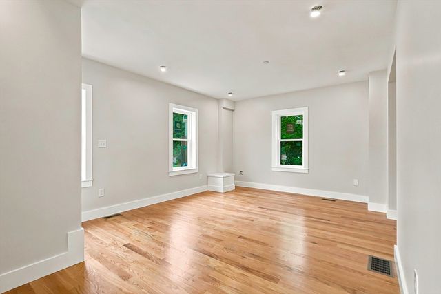 4 Mayhew St 1, Framingham, MA 01702