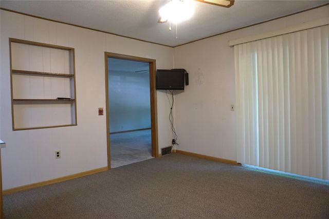 215 E Filmore Street E, Winterset, IA 50273