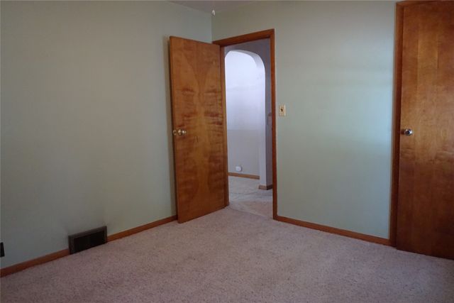 215 E Filmore Street E, Winterset, IA 50273