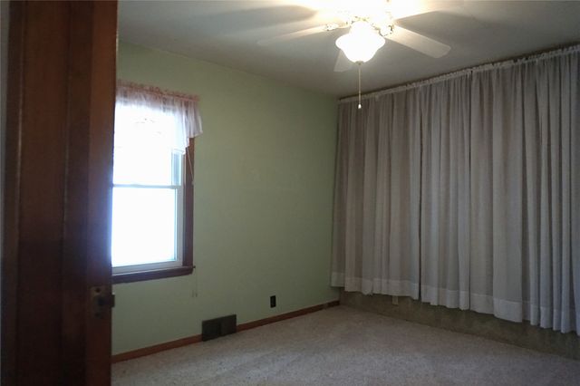 215 E Filmore Street E, Winterset, IA 50273
