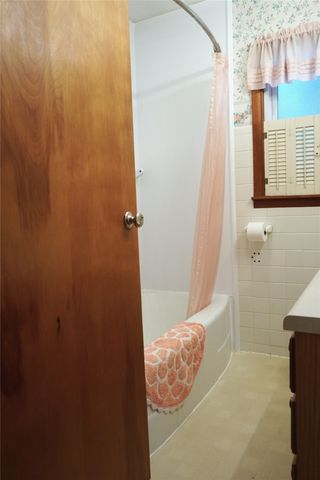 215 E Filmore Street E, Winterset, IA 50273