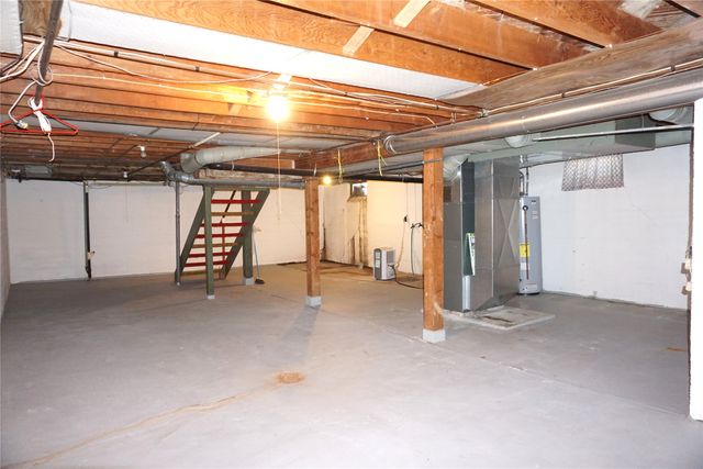 215 E Filmore Street E, Winterset, IA 50273