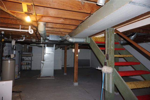 215 E Filmore Street E, Winterset, IA 50273