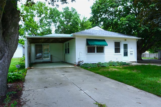 215 E Filmore Street E, Winterset, IA 50273