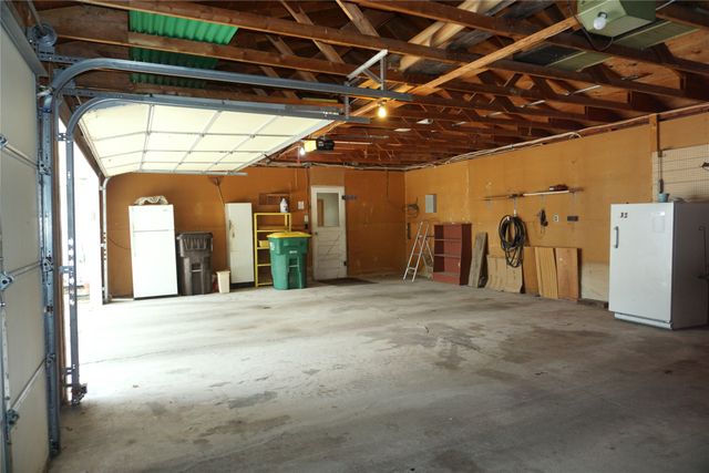 215 E Filmore Street E, Winterset, IA 50273