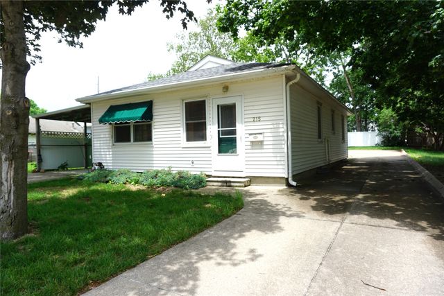 215 E Filmore Street E, Winterset, IA 50273