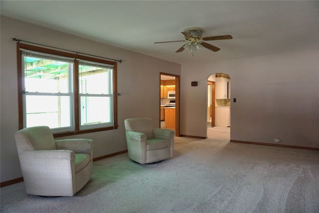 215 E Filmore Street E, Winterset, IA 50273