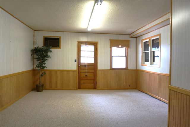 215 E Filmore Street E, Winterset, IA 50273
