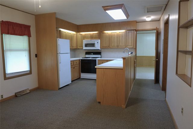 215 E Filmore Street E, Winterset, IA 50273