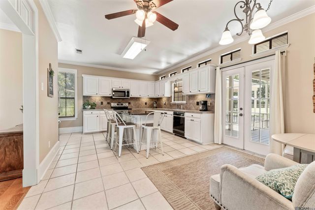 627 Morrow Ave, Zachary, LA 70791