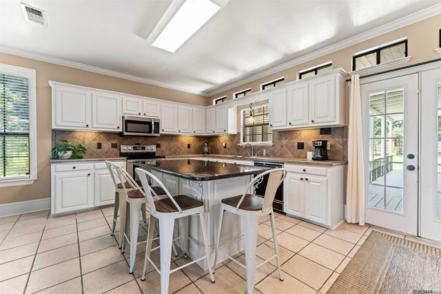 627 Morrow Ave, Zachary, LA 70791