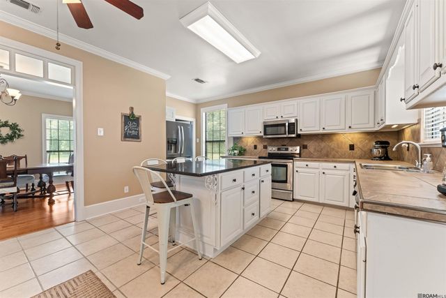 627 Morrow Ave, Zachary, LA 70791