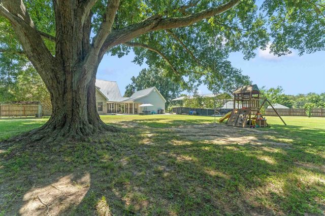 627 Morrow Ave, Zachary, LA 70791