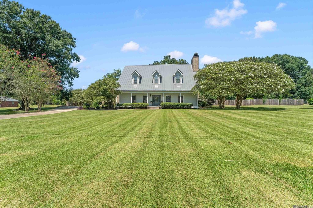 627 Morrow Ave, Zachary, LA 70791