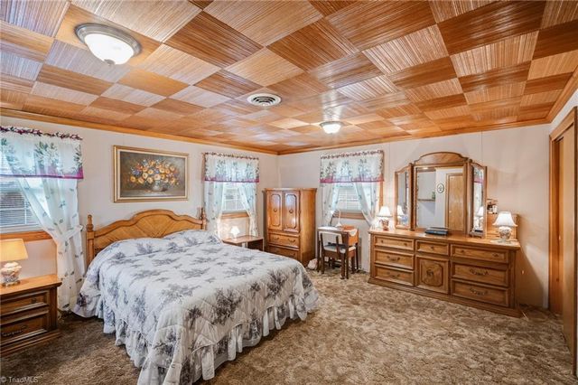 1246 Hickory Tree Road, Winston-salem, NC 27127