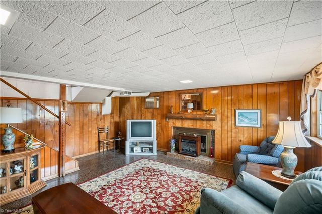 1246 Hickory Tree Road, Winston-salem, NC 27127