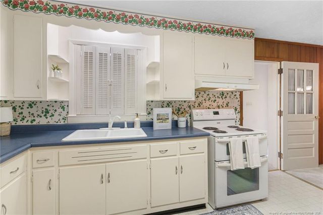 3005 Morganton Road, Fayetteville, NC 28303