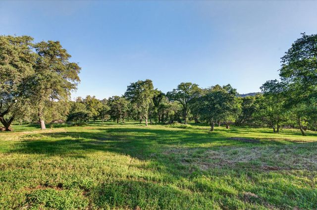 6769 Therese Trl, Browns Valley, CA 95918