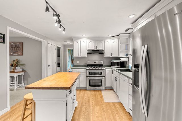 71 Mason, Townsend, MA 01474