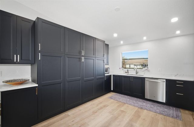 1826 NEBRASKA AVENUE NE, St Petersburg, FL 33703