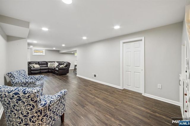1 Hillside Terrace, Wallington, NJ 07057