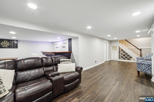 1 Hillside Terrace, Wallington, NJ 07057