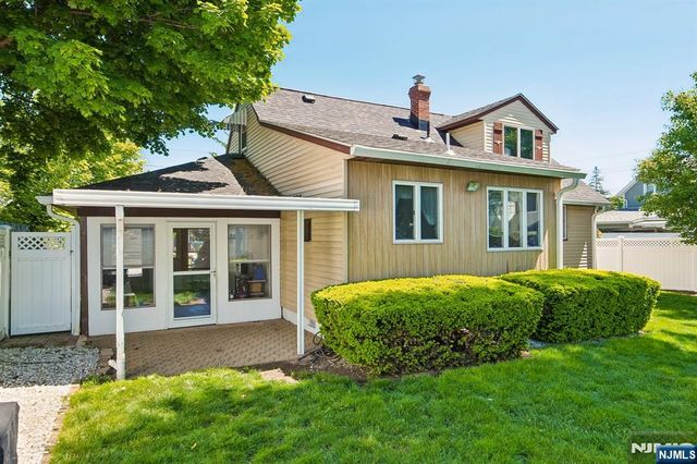 1 Hillside Terrace, Wallington, NJ 07057