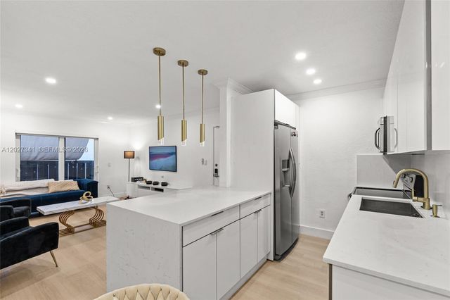 10780 N Kendall Dr E7, Miami, FL 33176