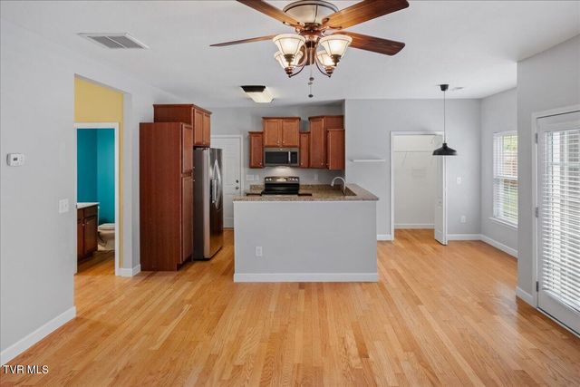 207 Azalea Ridge, Johnson City, TN 37601