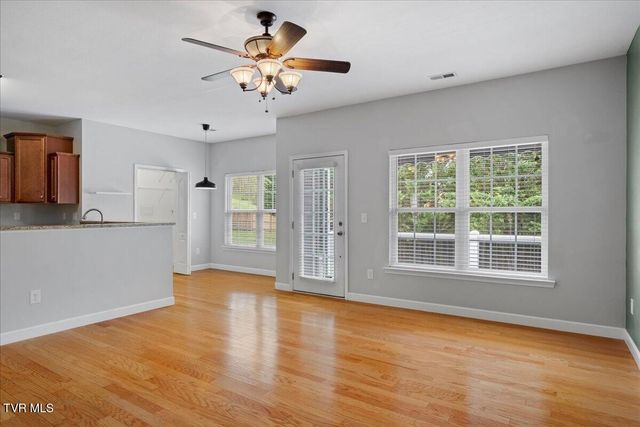 207 Azalea Ridge, Johnson City, TN 37601