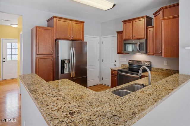 207 Azalea Ridge, Johnson City, TN 37601