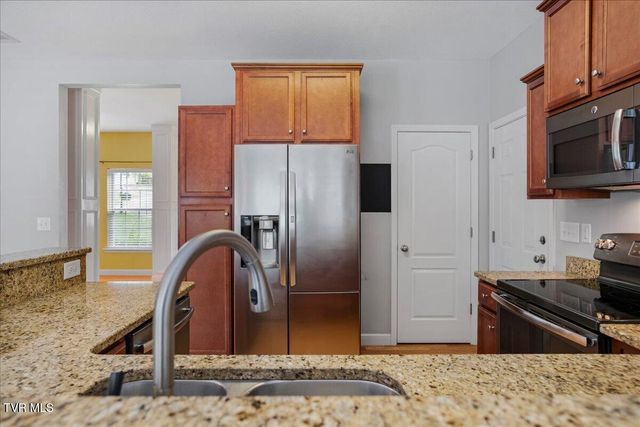 207 Azalea Ridge, Johnson City, TN 37601