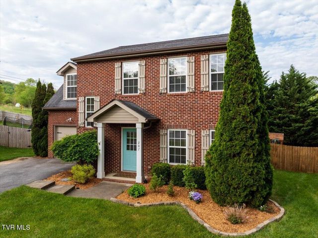 207 Azalea Ridge, Johnson City, TN 37601