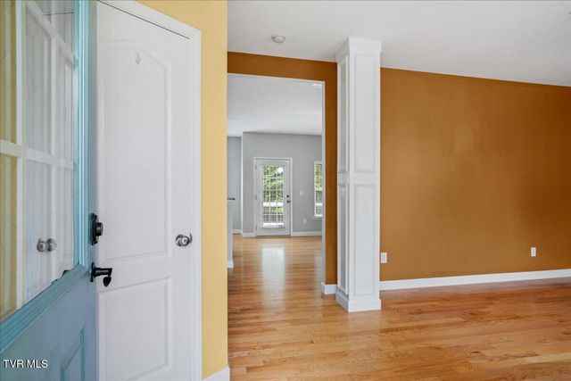 207 Azalea Ridge, Johnson City, TN 37601