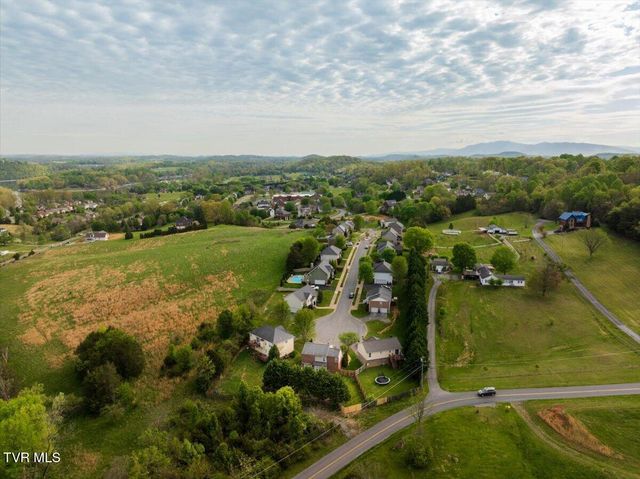 207 Azalea Ridge, Johnson City, TN 37601