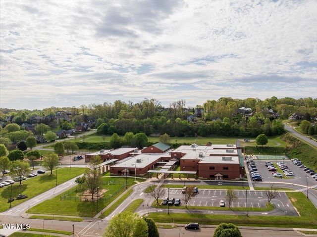 207 Azalea Ridge, Johnson City, TN 37601